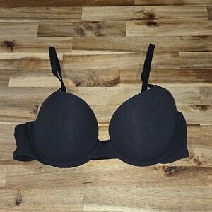 SKIMS Kim Kardashian Women's 32B Bra New w/out Tags!